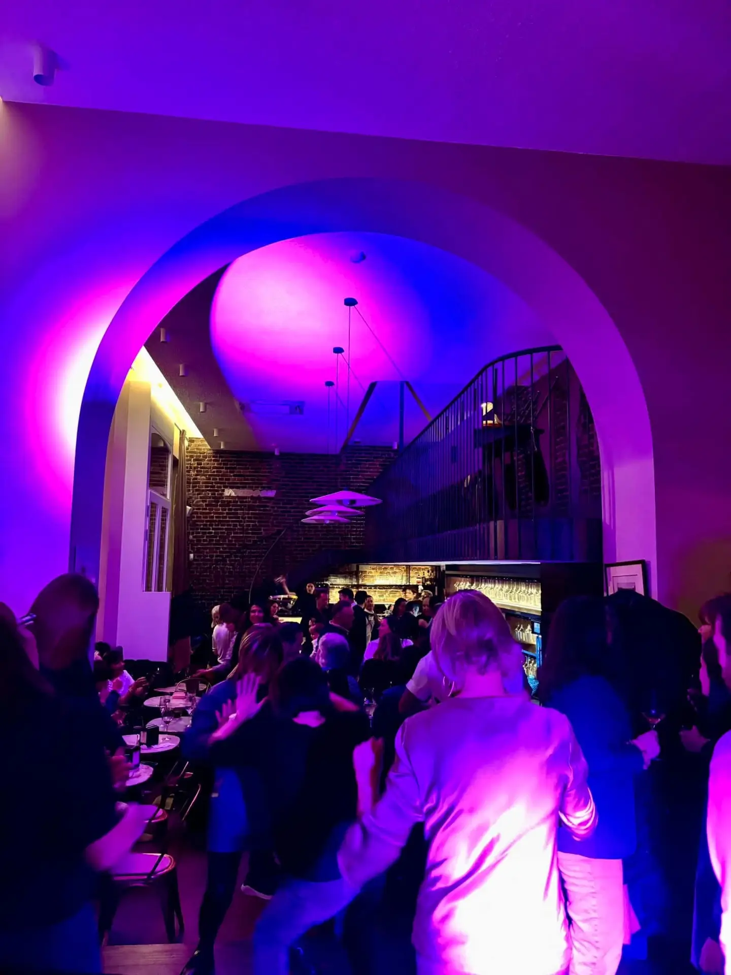 Ambiance de la soirée du DJ au restaurant le Vinicurien à Liège lors d'une soirée privée d'anniversaire