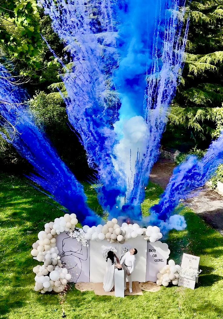 Artifices de Jour lors d'une Gender Reveal pour annoncer le sexe du bébé